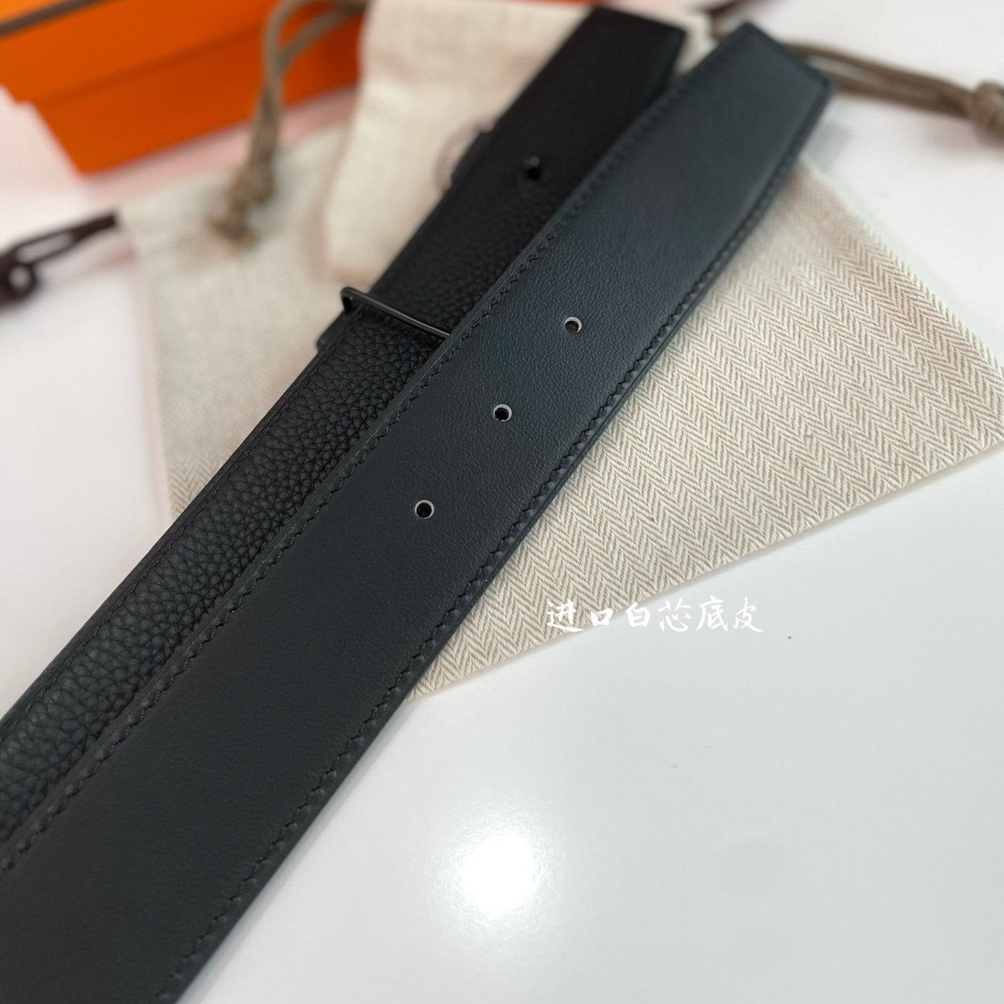 HM CONSTANCE BELT BUCKLE & REVERSIBLE BLACK LEATHER STRAP 38MM