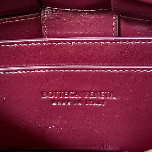 SMALL BRICK CASSETTE 23 IN WINE RED SOFT LAMBSKIN