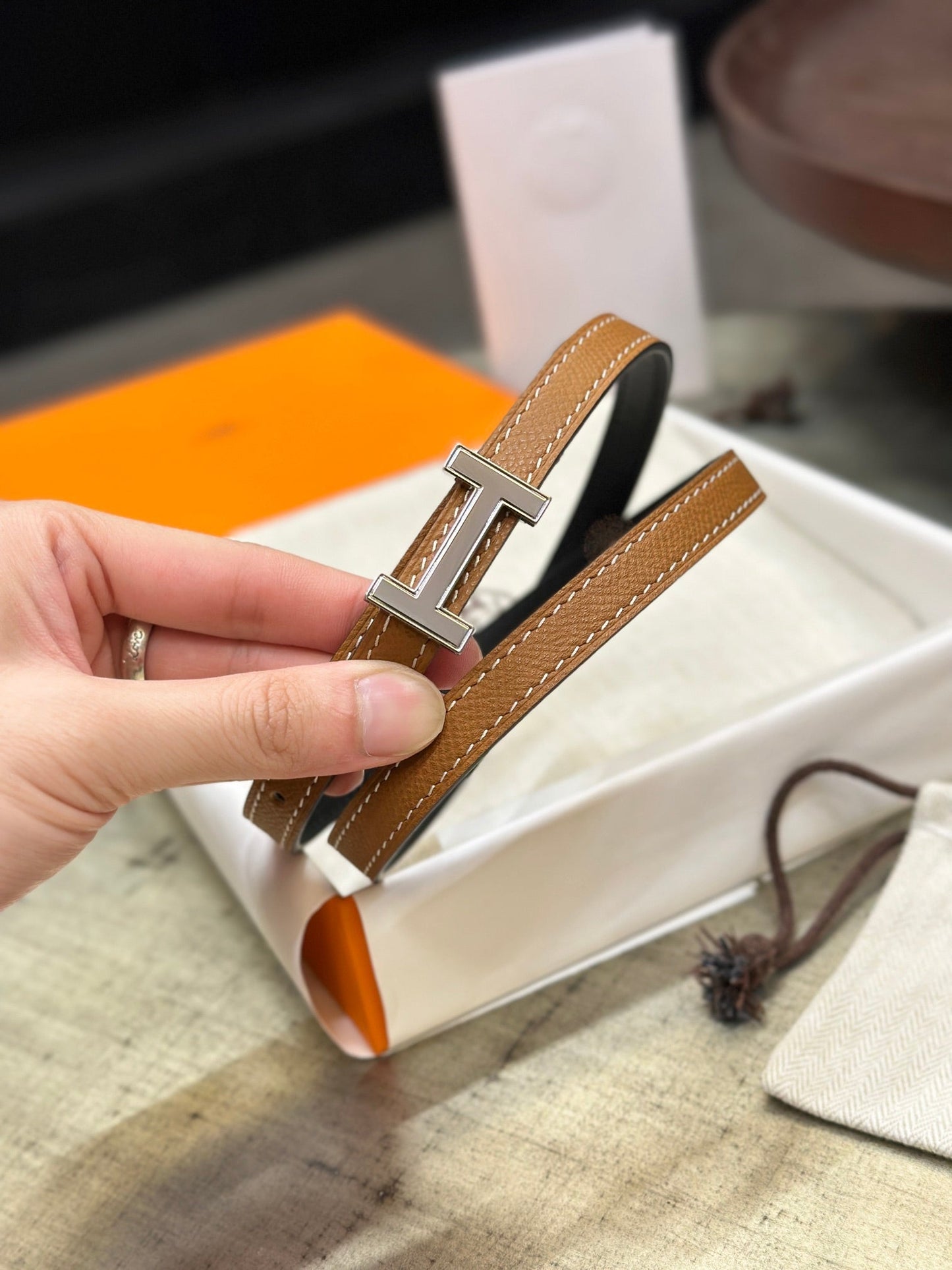 HM FOCUS BUCKLE & REVERSIBLE TAWNY BROWN AND BLACK LEATHER STRAP 13MM SILVER HARDWARE