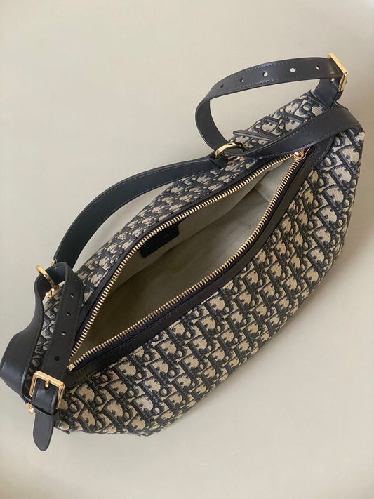 LARGE D-JOURNEY SHOULDER BAG 33 IN BLACK MONOGRAM OBLIQUE JACQUARD