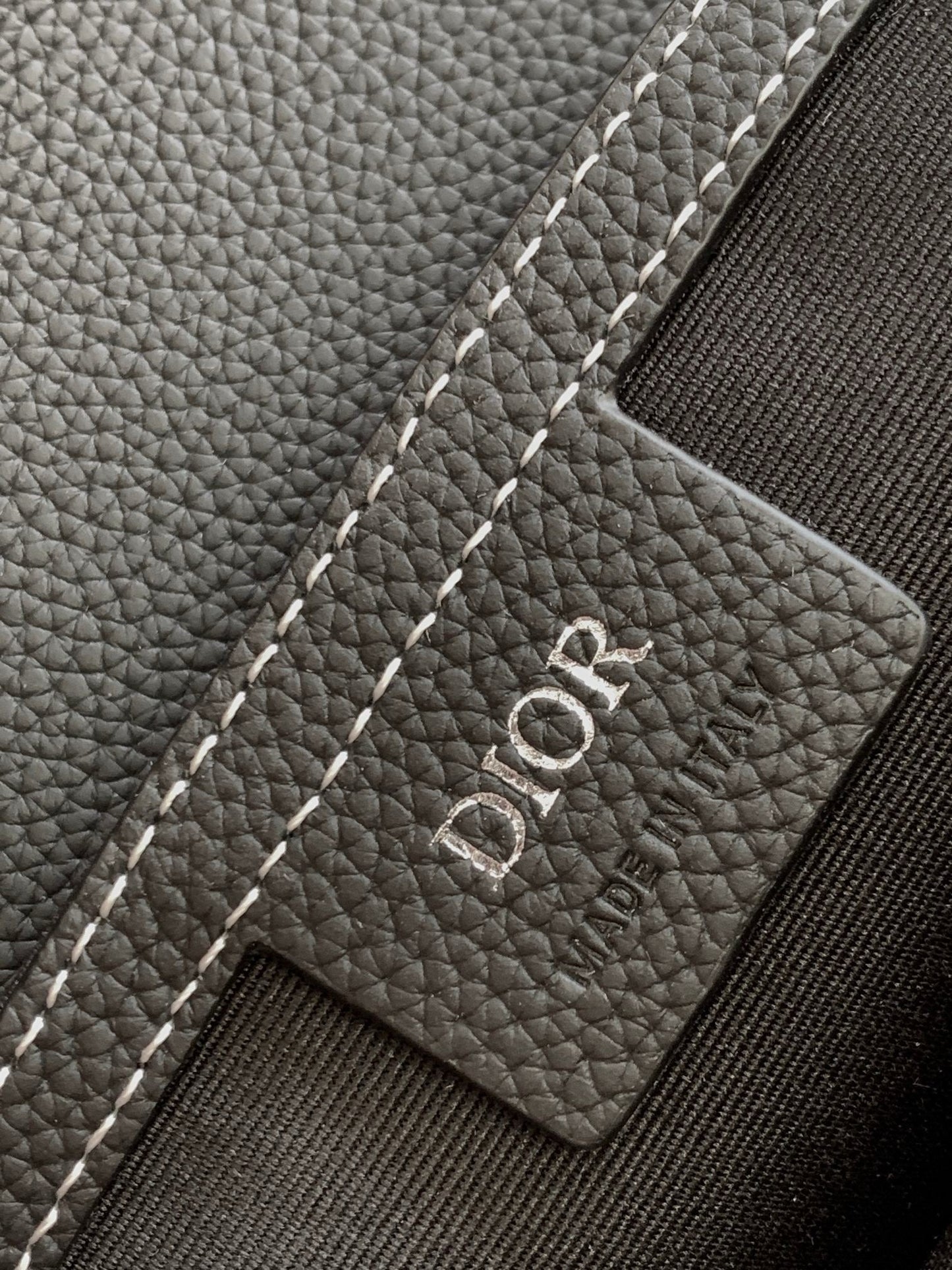 DIO Messenger Bag