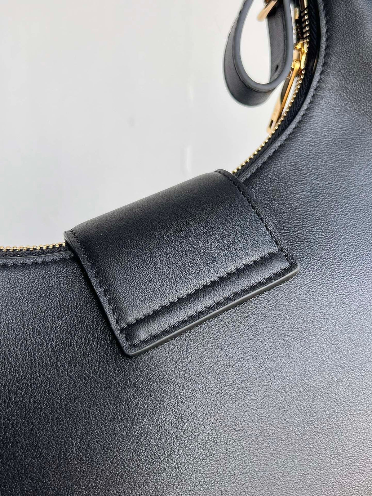 CEL Triomphe Hobo