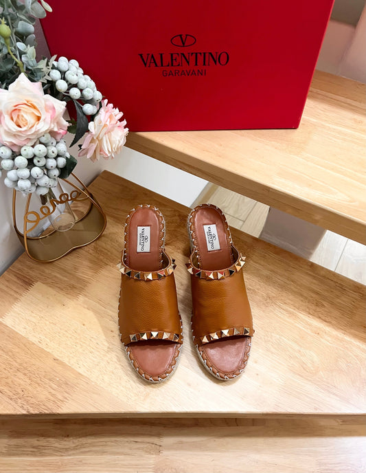 LACE-UP WEDGE SANDALS IN BRONZE BROWN CALFSKIN WITH STUDS