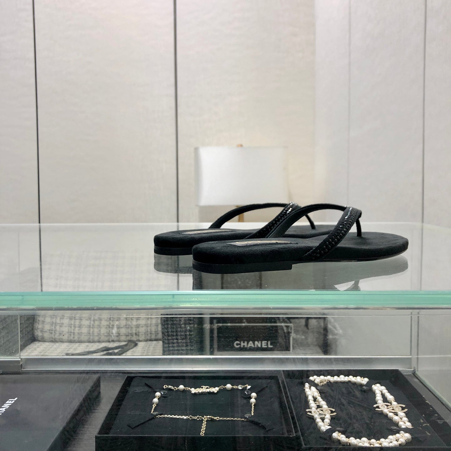 THONG SLIDE IN BLACK SUEDE WITH CRYSTALS