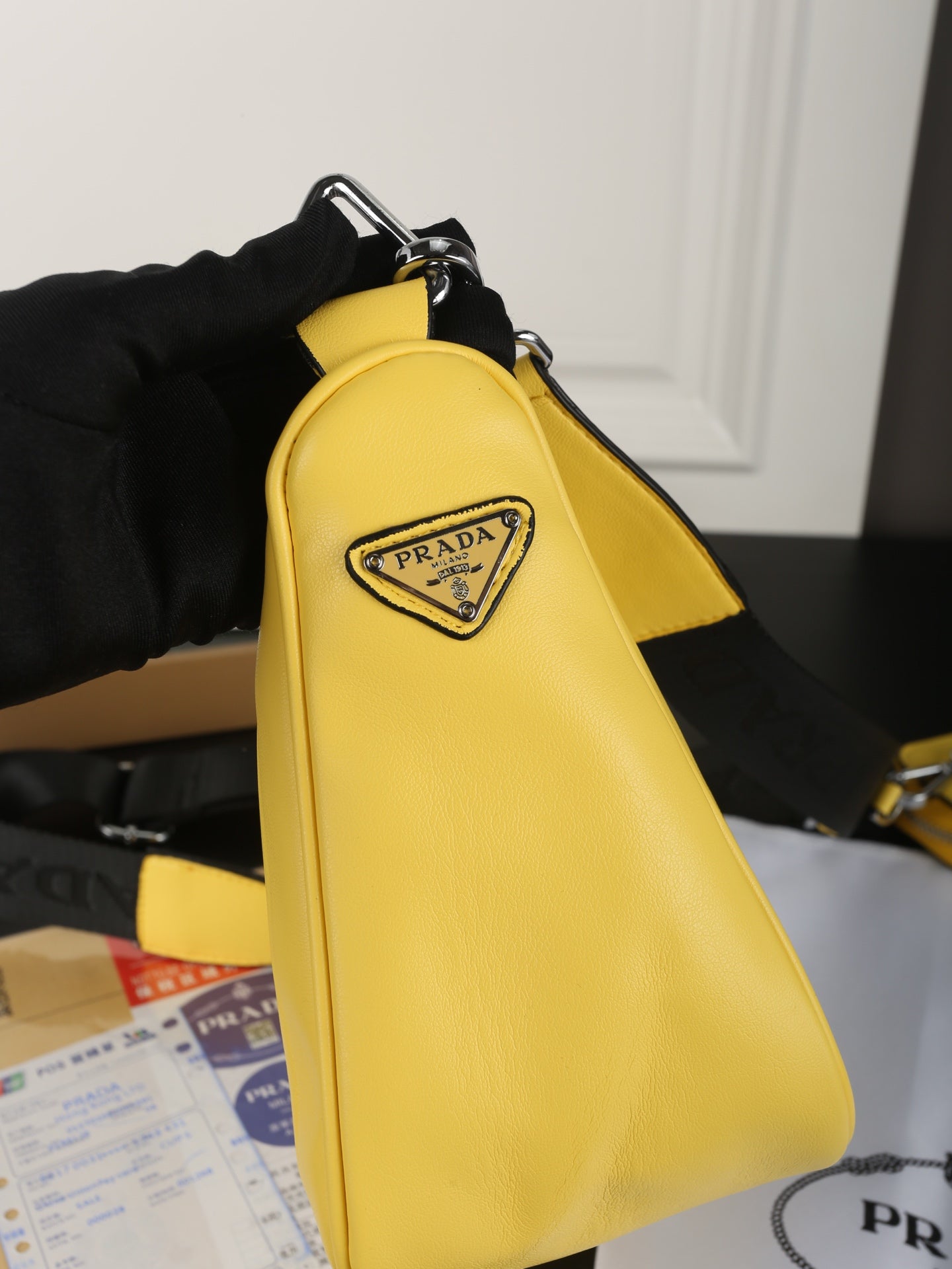 TRIANGLE SHOULDER BAG 27 IN LIGHT YELLOW SAFFIANO LEATHER