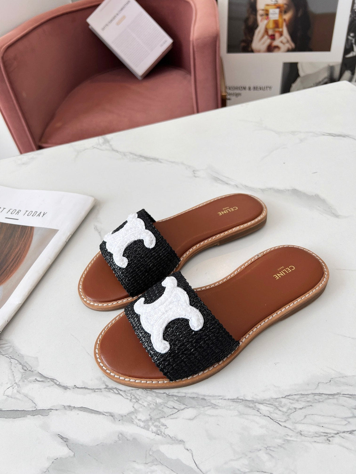 LYMPIA MULE BLACK RAFFIA AND WHITE WOOL LOGO