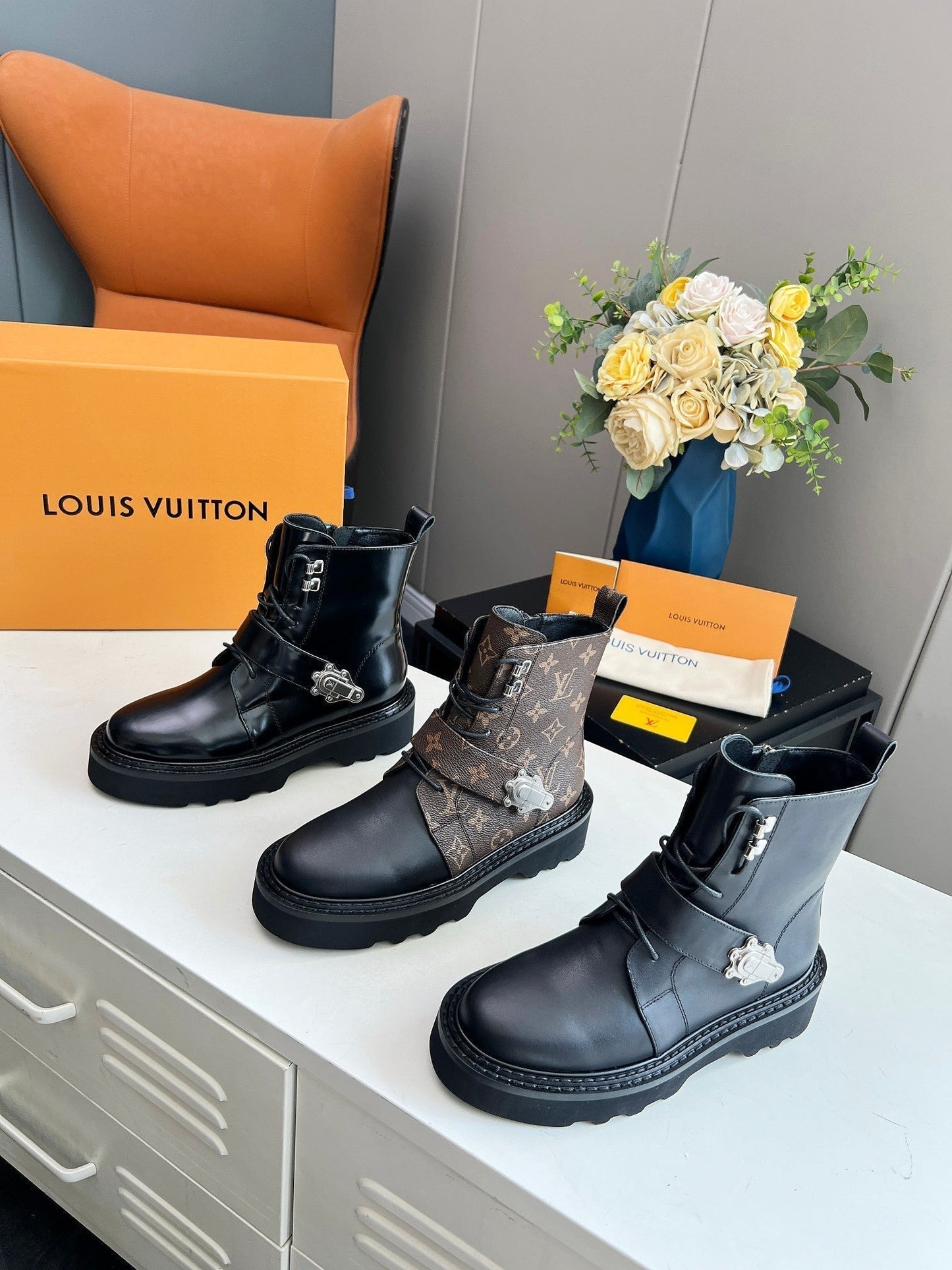 LV WOMEN'S BEAUBOURG ANKLE BOOT IN GLOSSY BLACK CALFSKIN