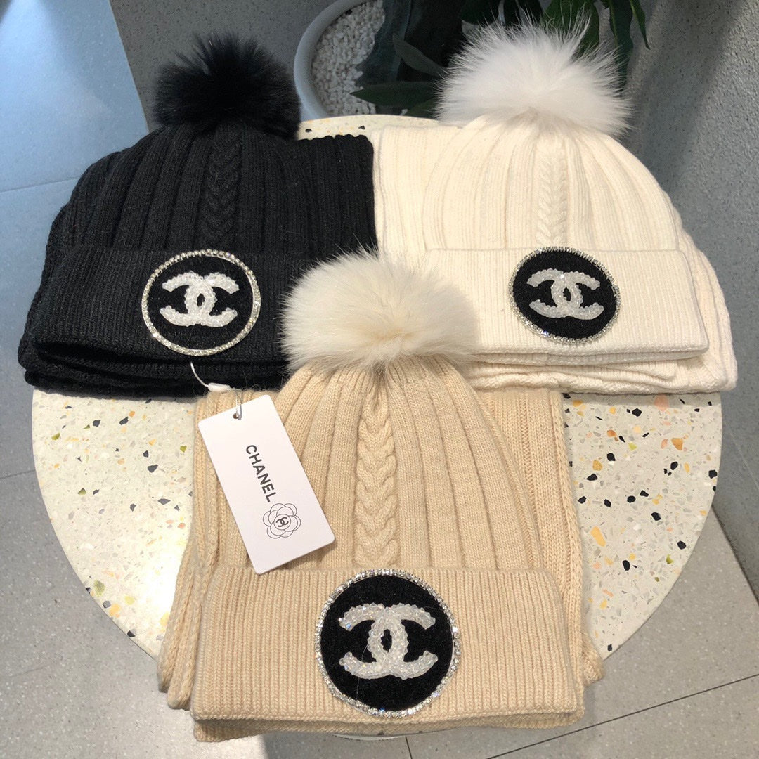 SET BEANIE HAT AND SCARF IN WHITE WOOL 424023