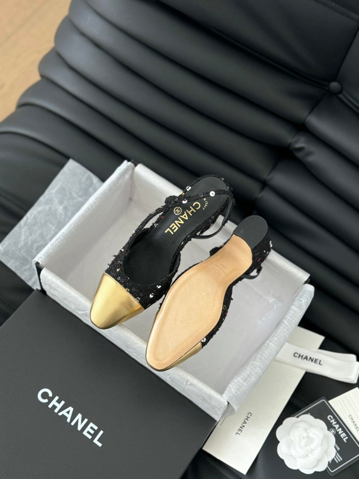 HIGH SLINGBACK IN BLACK TWEED AND GOLDEN LAMBSKIN