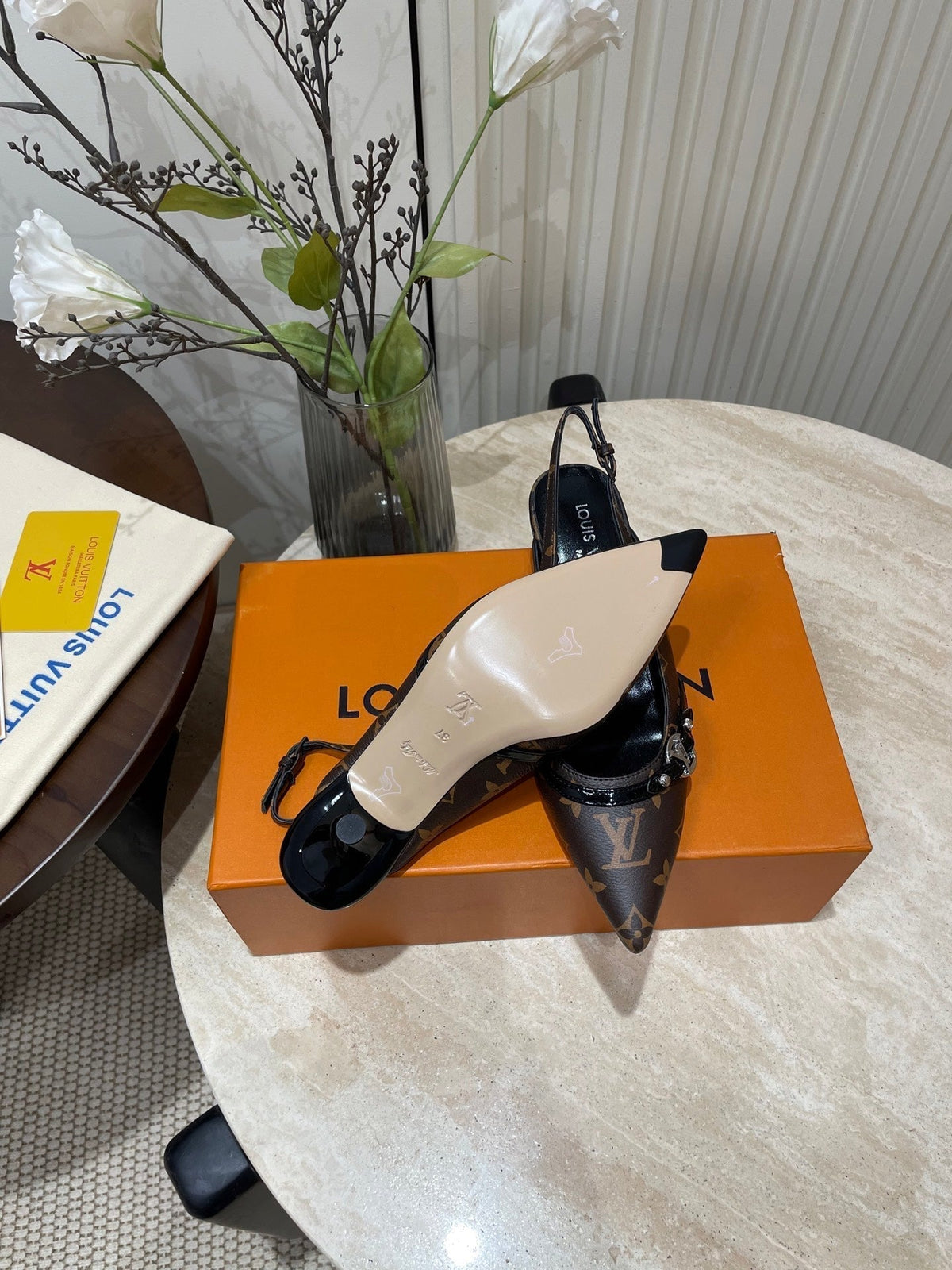 HIGH SLINGBACKS 5 CM IN CHOCOLATE BROWN MONOGRAM CALFSKIN