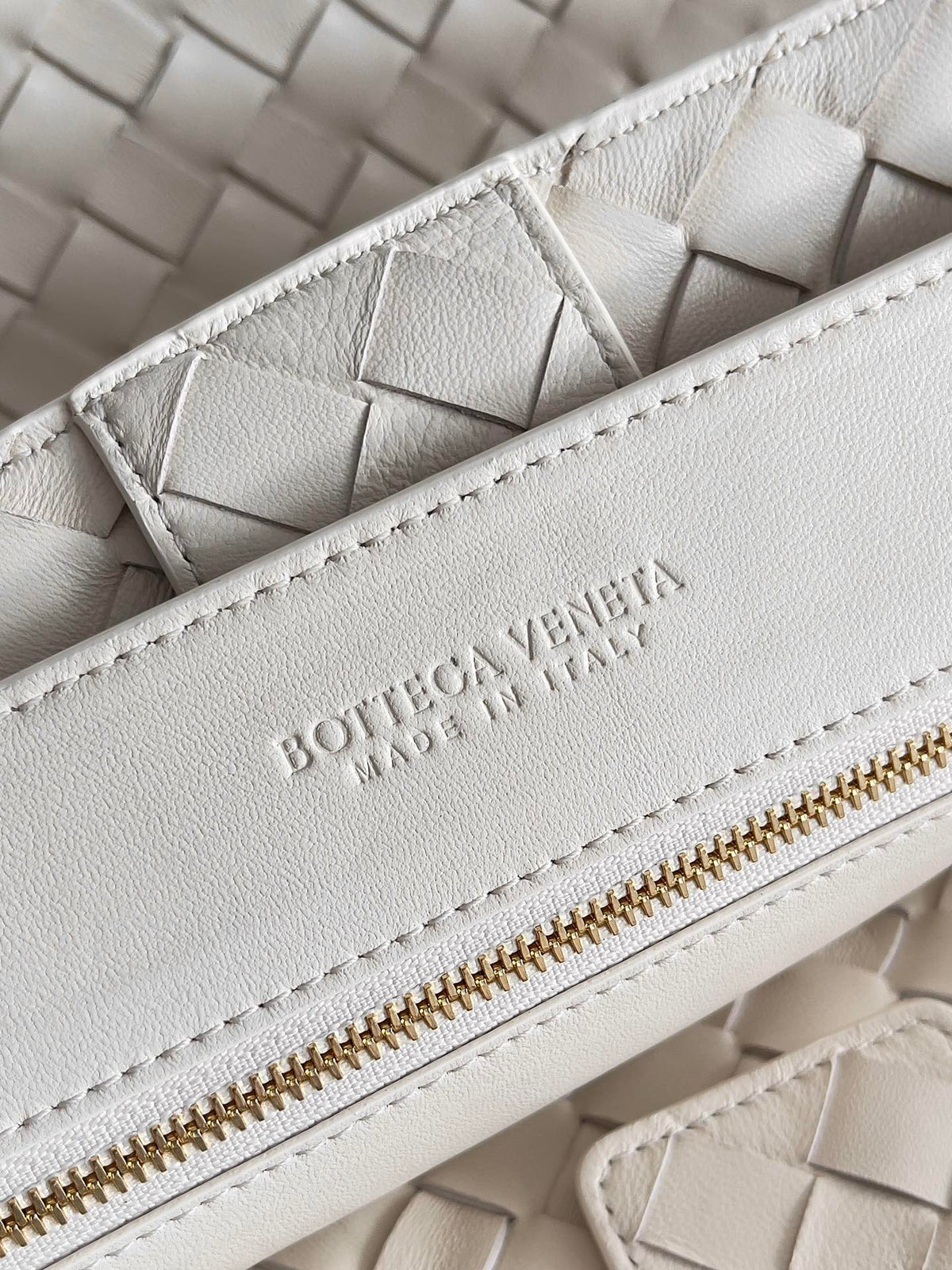 LARGE HANDLE BAG ANDIAMO 45 IN OFF WHITE LAMBSKIN