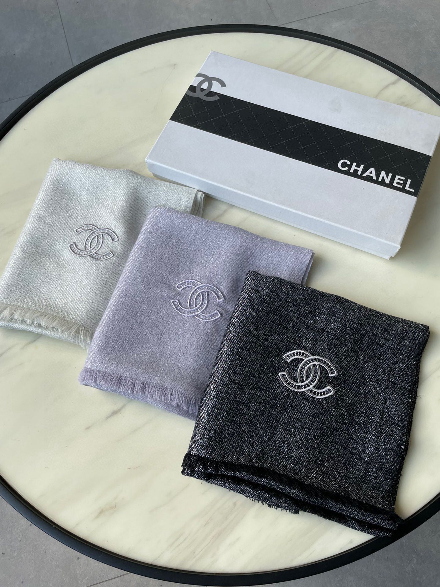 SCARF 210 CM IN BLACK CASHMERE 402208