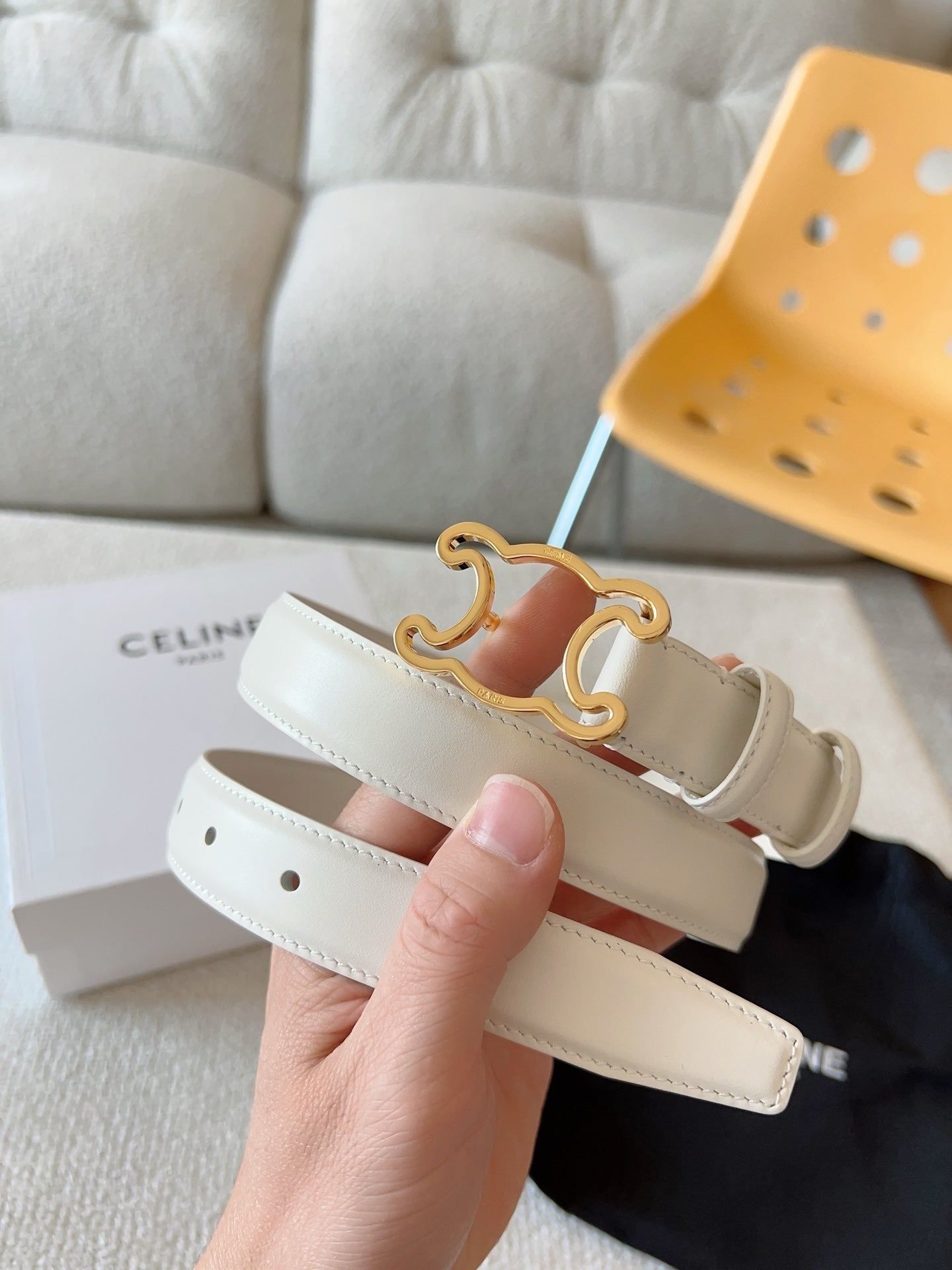 BELT 25MM TRIOMPHE LOGO CUT-OUT IN WHITE SMOOTH CALFSKIN WITH GOLD BUCKLE
