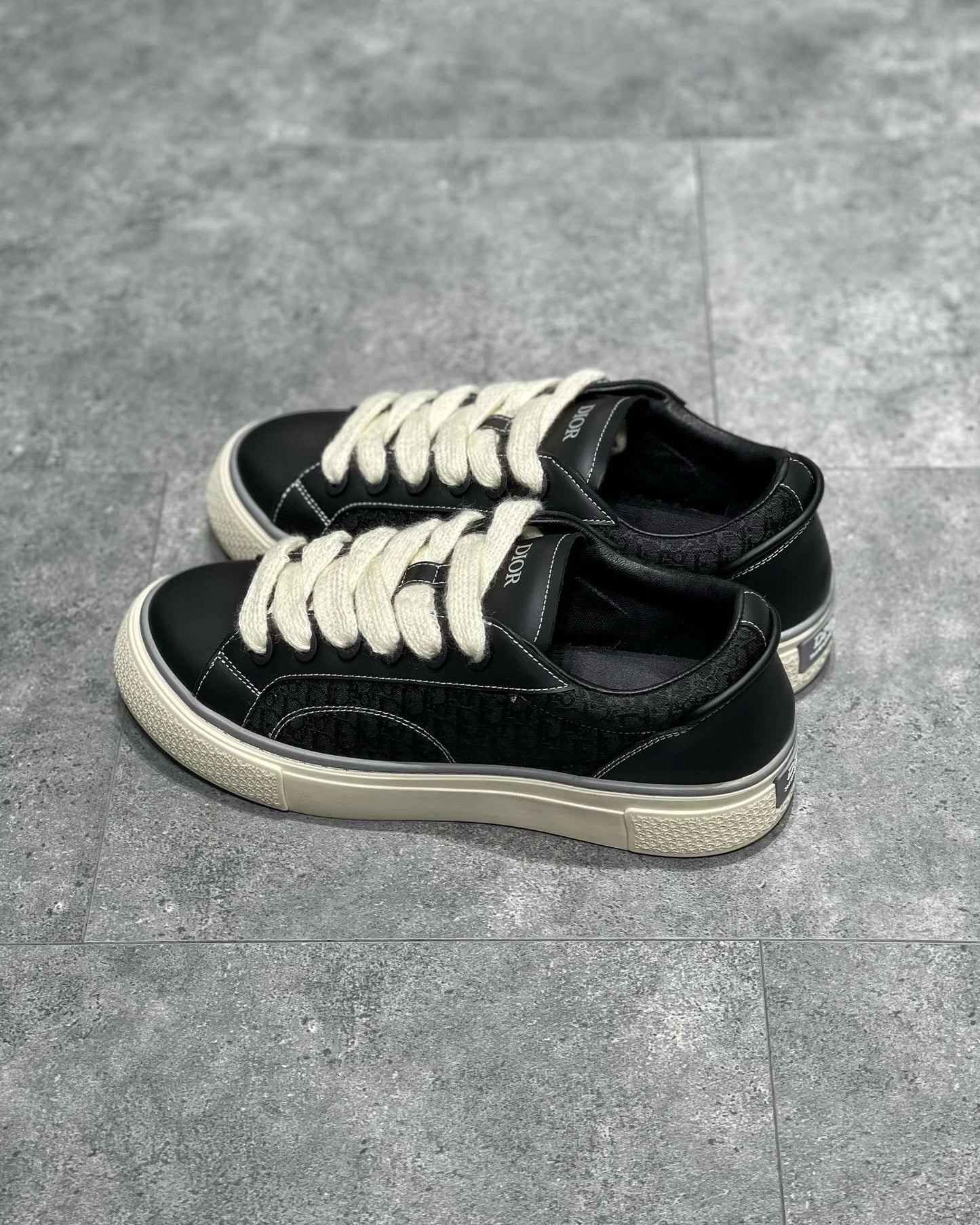 DIO Sneakers