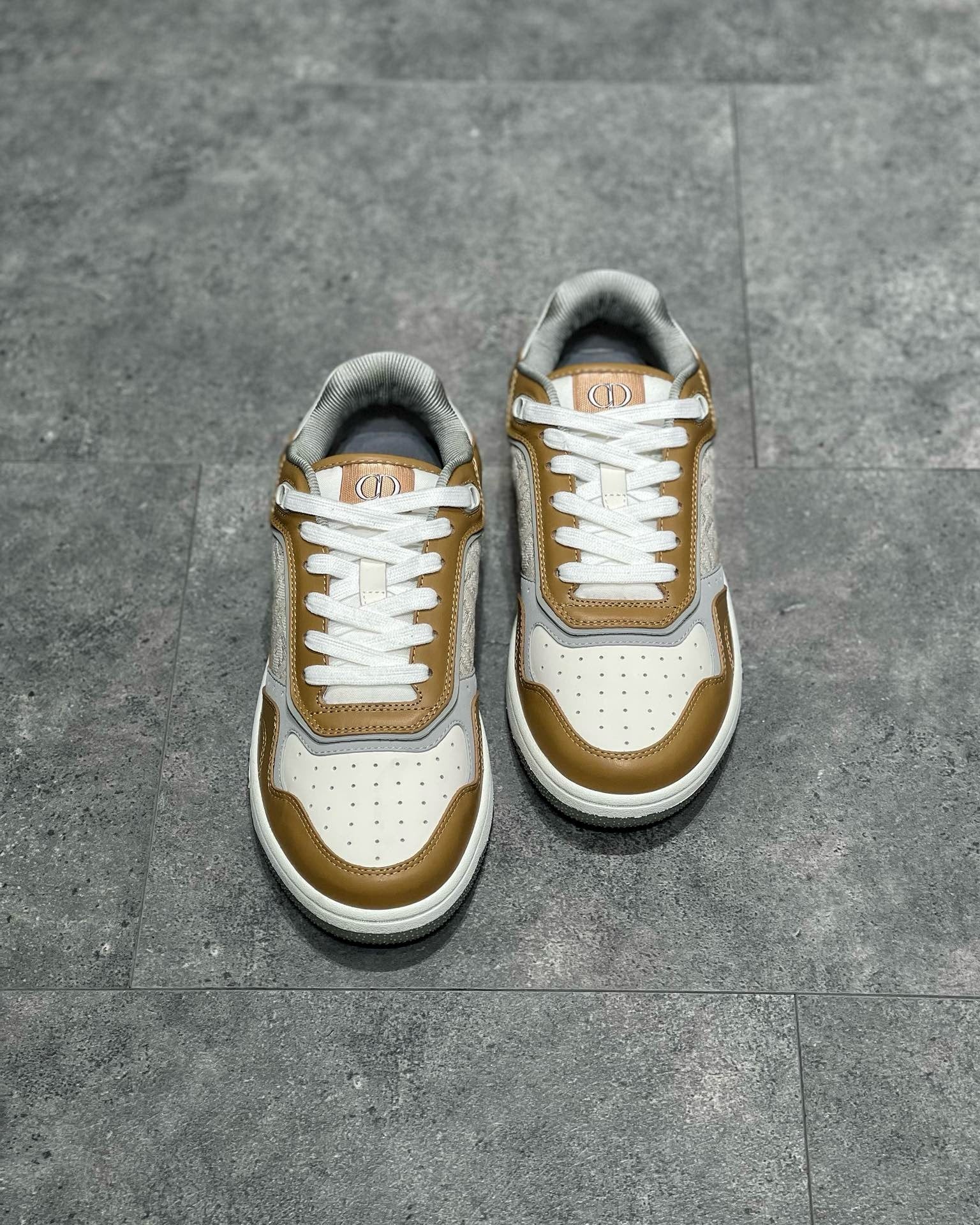 DIO Sneakers