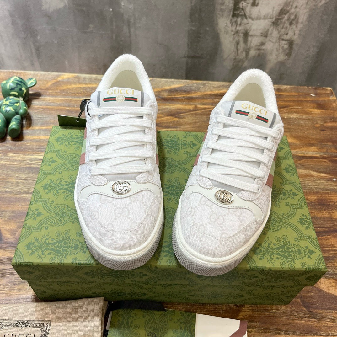 GUC Sneakers