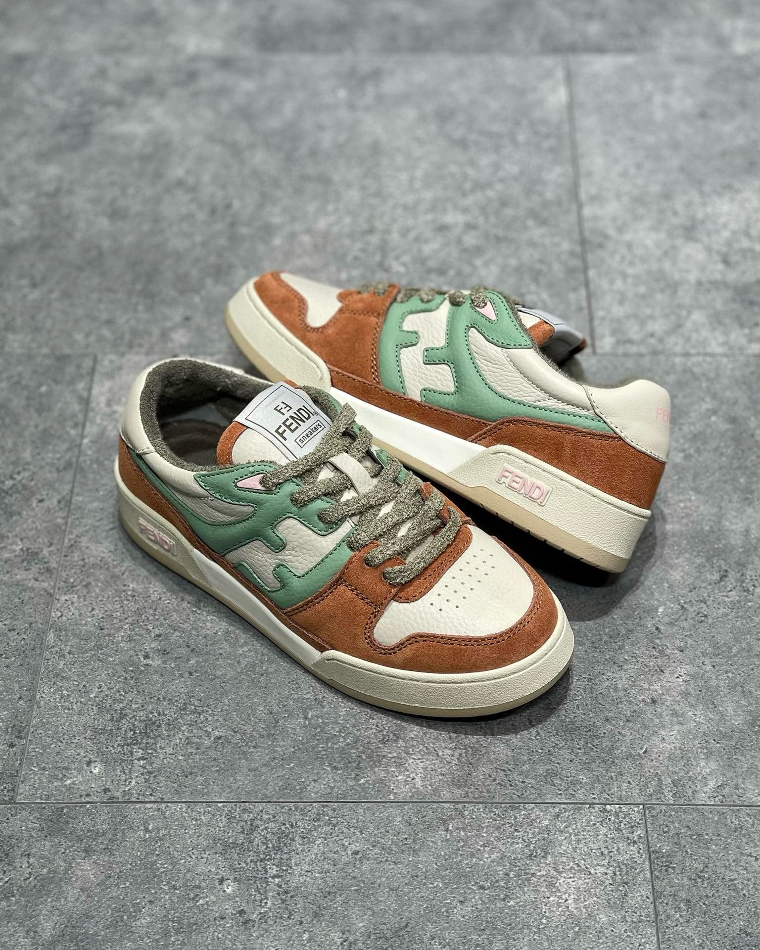 FEN Sneakers
