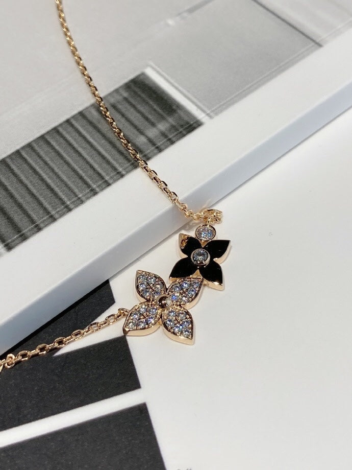DOUBLE STAR DIAMOND NECKALCE