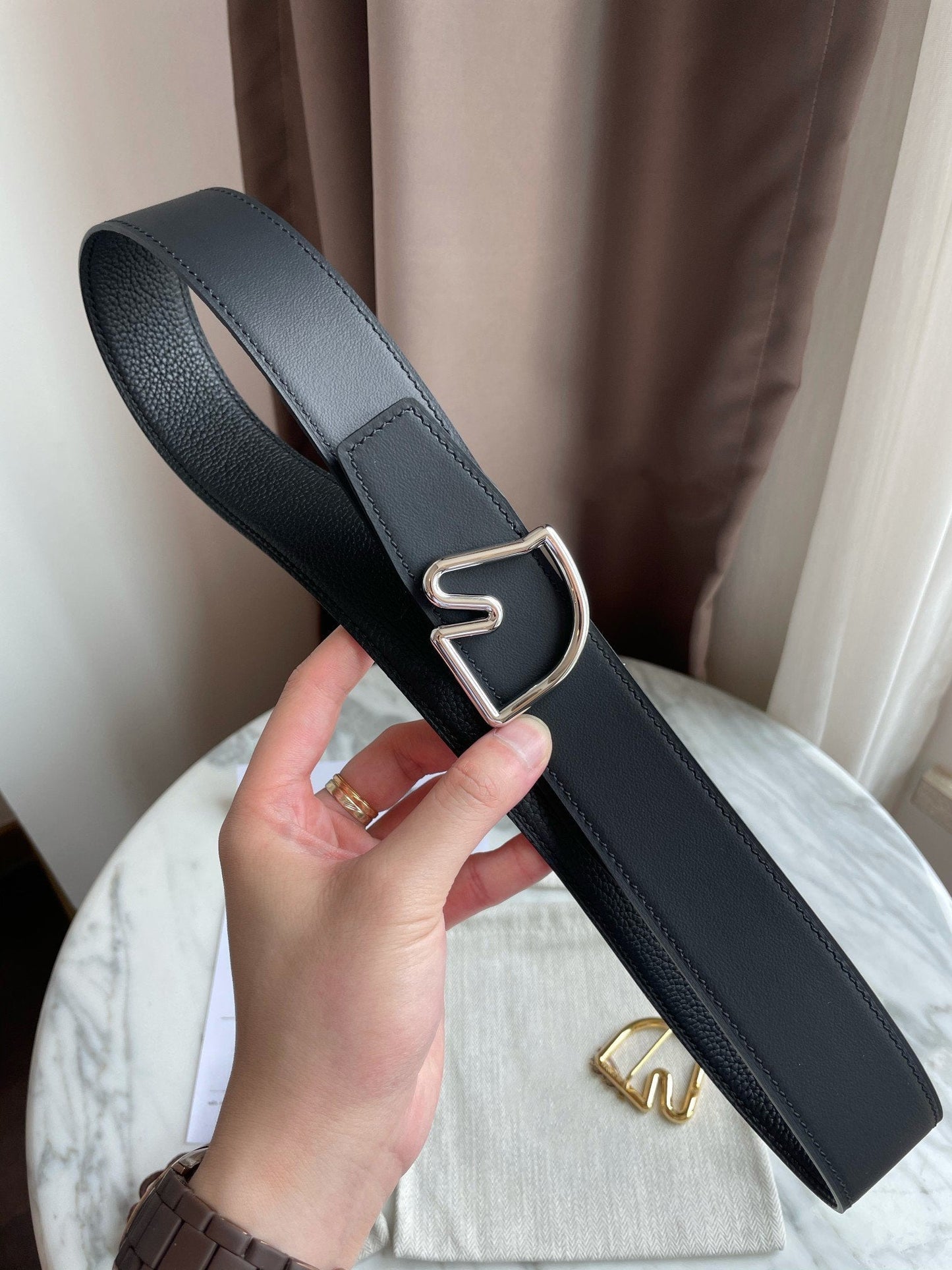 H BELT HORSE BUCKLE BLACK LEATHER REVERSIBLE  3.8CM