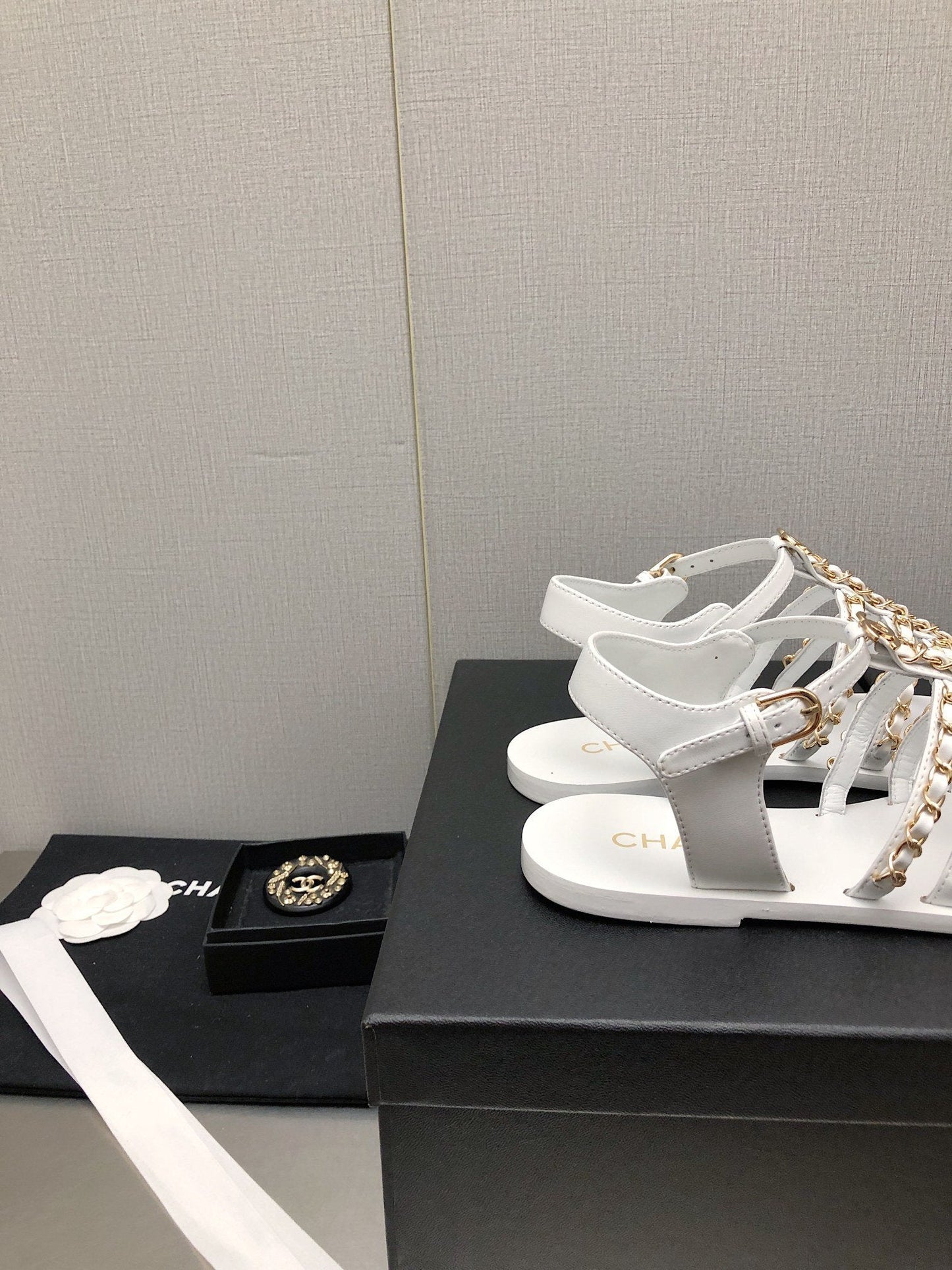 SANDALS WHITE LAMBSKIN