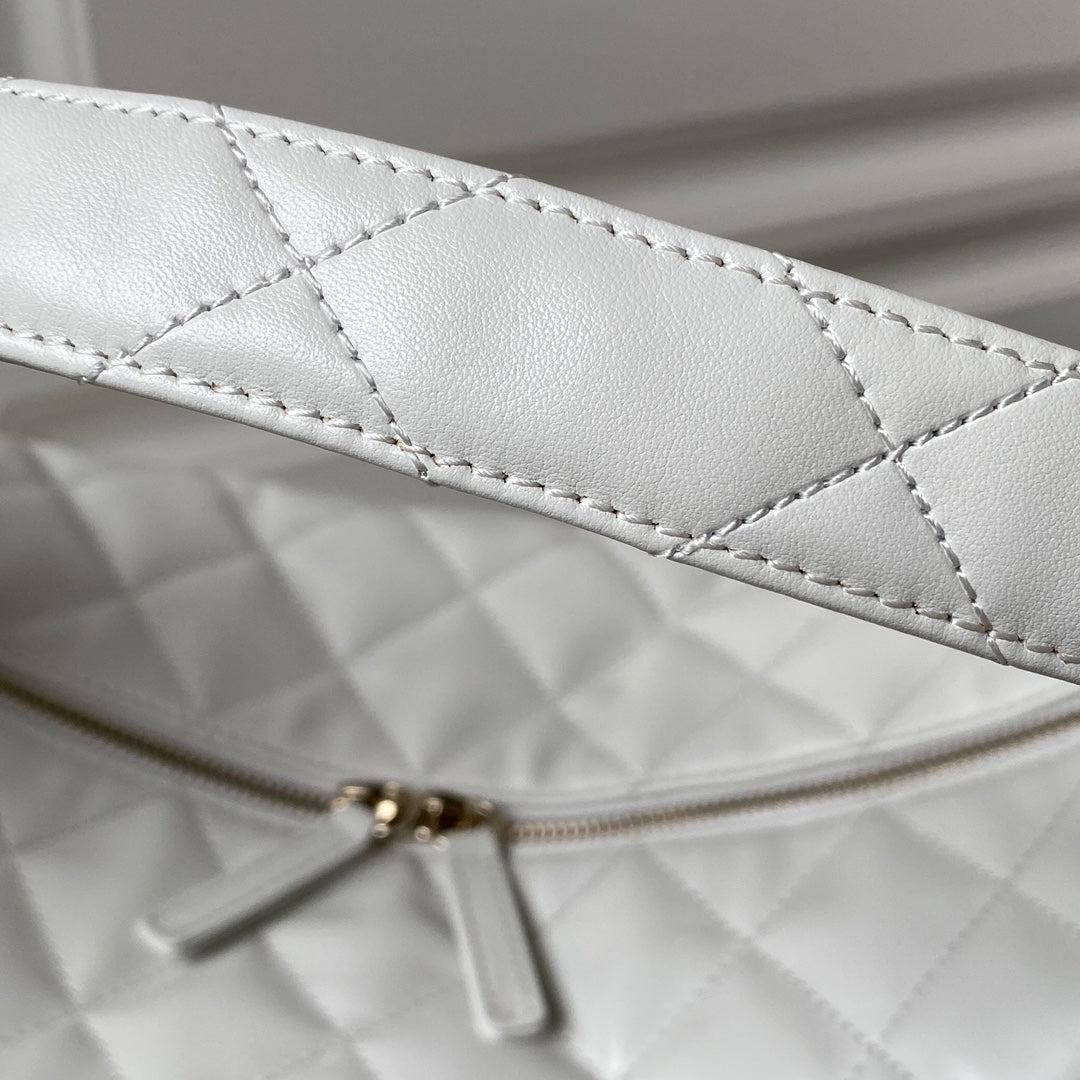 CC LARGE HOBO 37CM WHITE LAMBSKIN GOLD HARDWARE