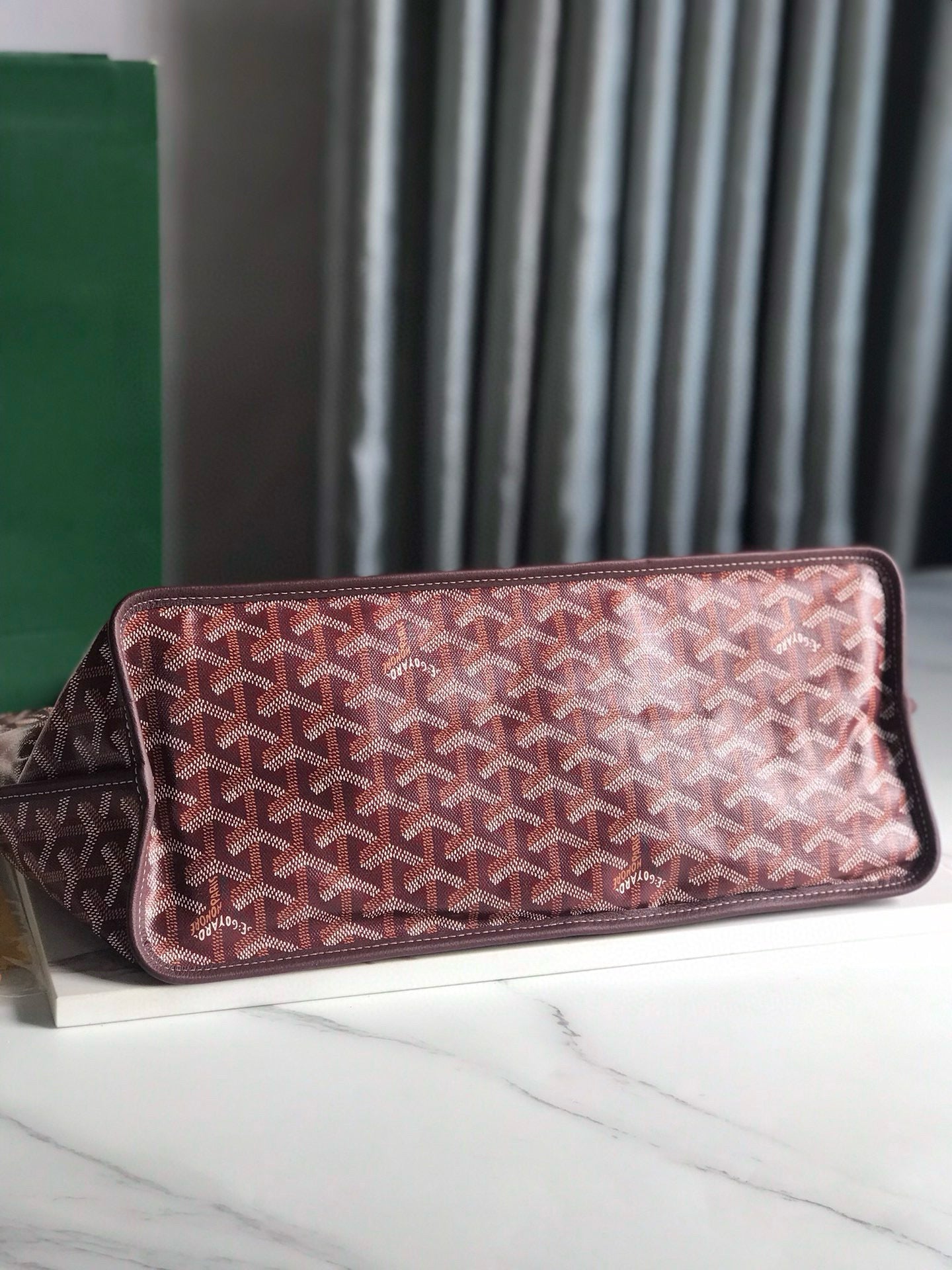 GOY REVERSIBLE ANJOU 34*28*15