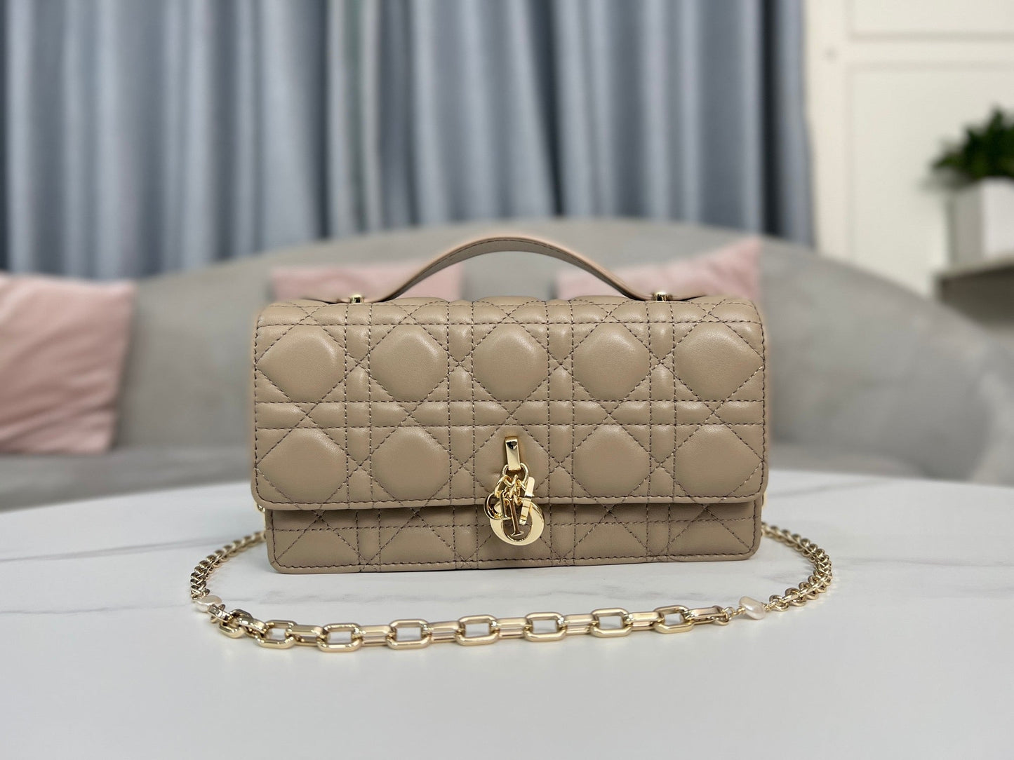 DIO Miss DIO Handbag (21cm)