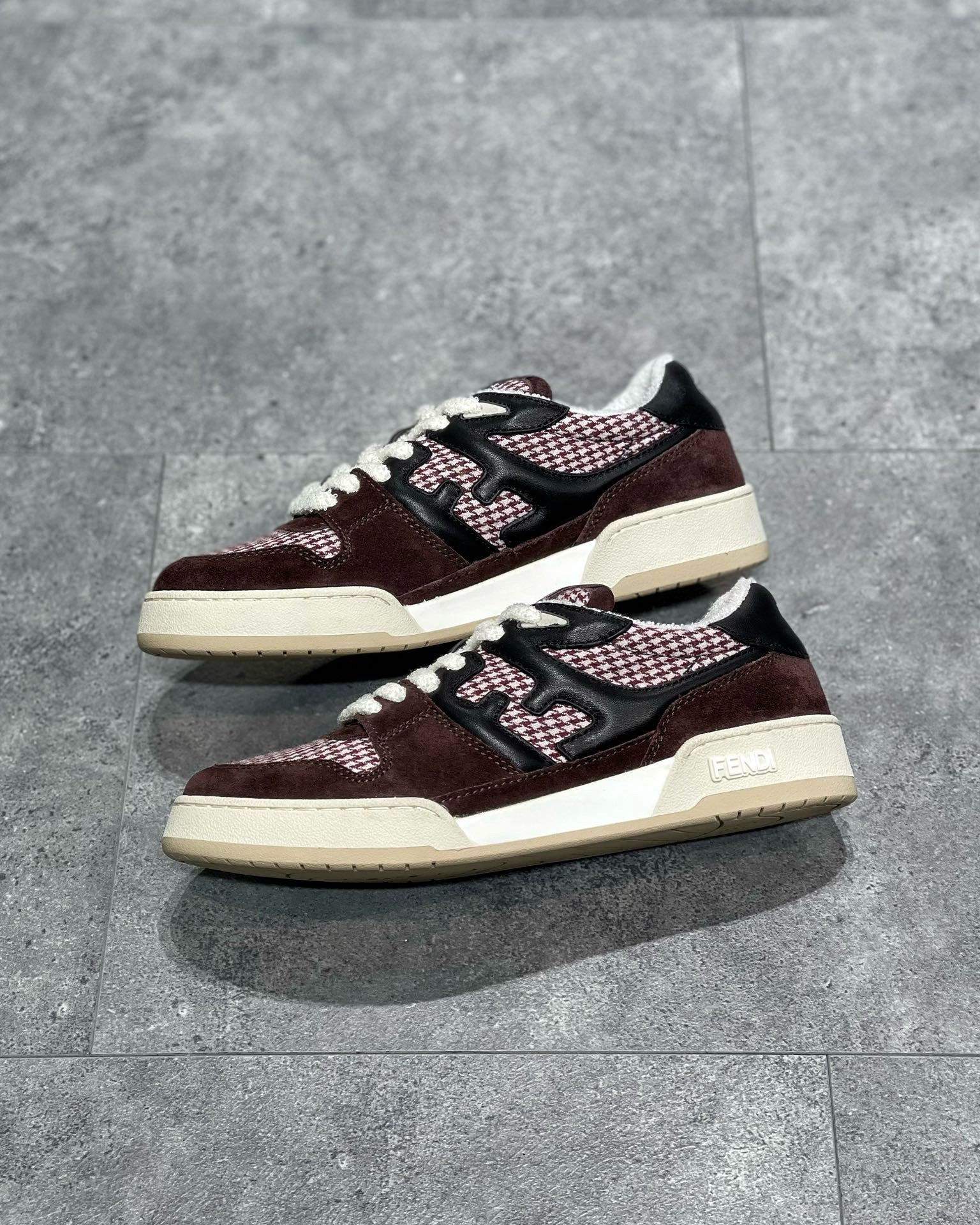 FEN Sneakers