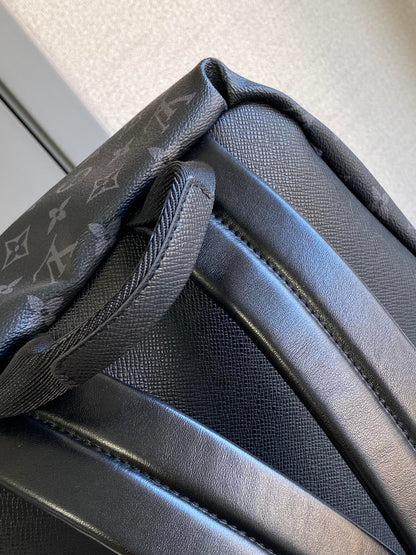 DISCOVERY BACKPACK 40 IN BLACK MONOGRAM CANVAS