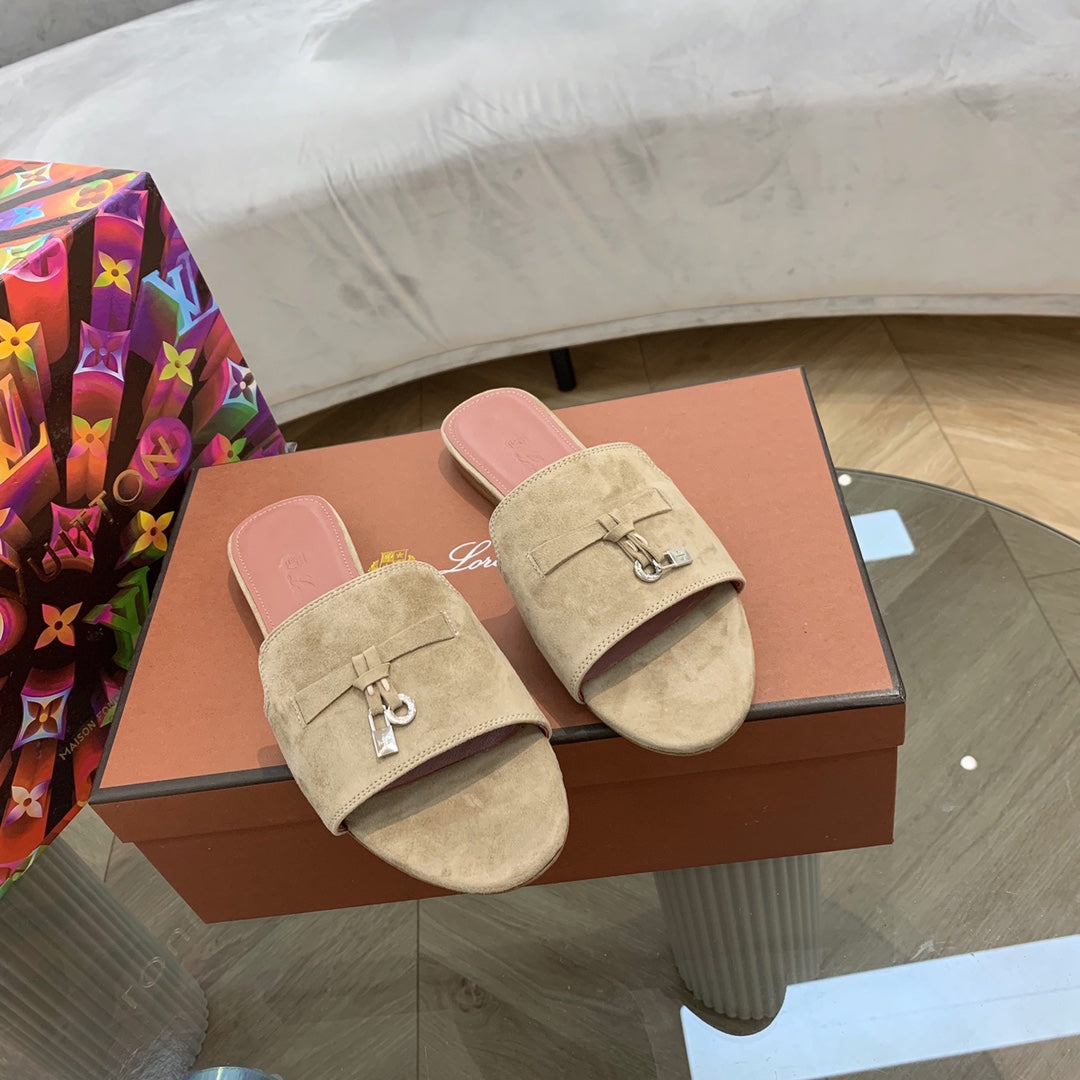 Summer Charms Sandals in Beige Suede Pink Lambskin