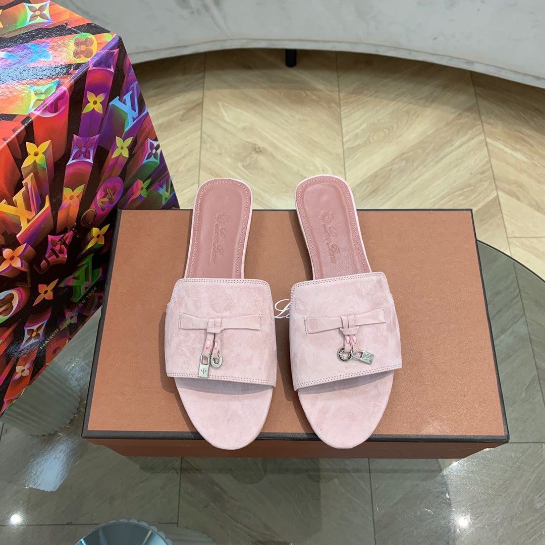 Summer Charms Sandals in Light Pink Suede Pink Lambskin