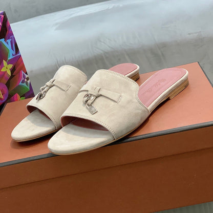 Summer Charms Sandals in Pale Gray Suede Pink Lambskin