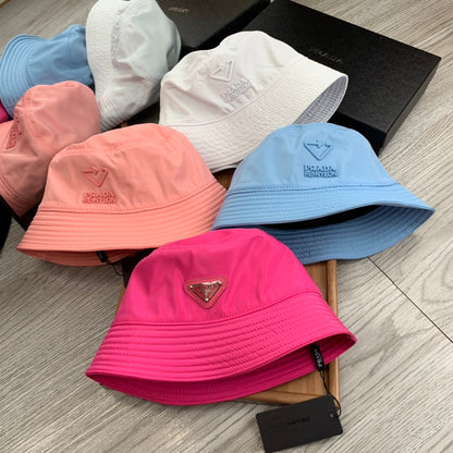 BUCKET HAT IN ROUGE PINK RE-NYLON 234103