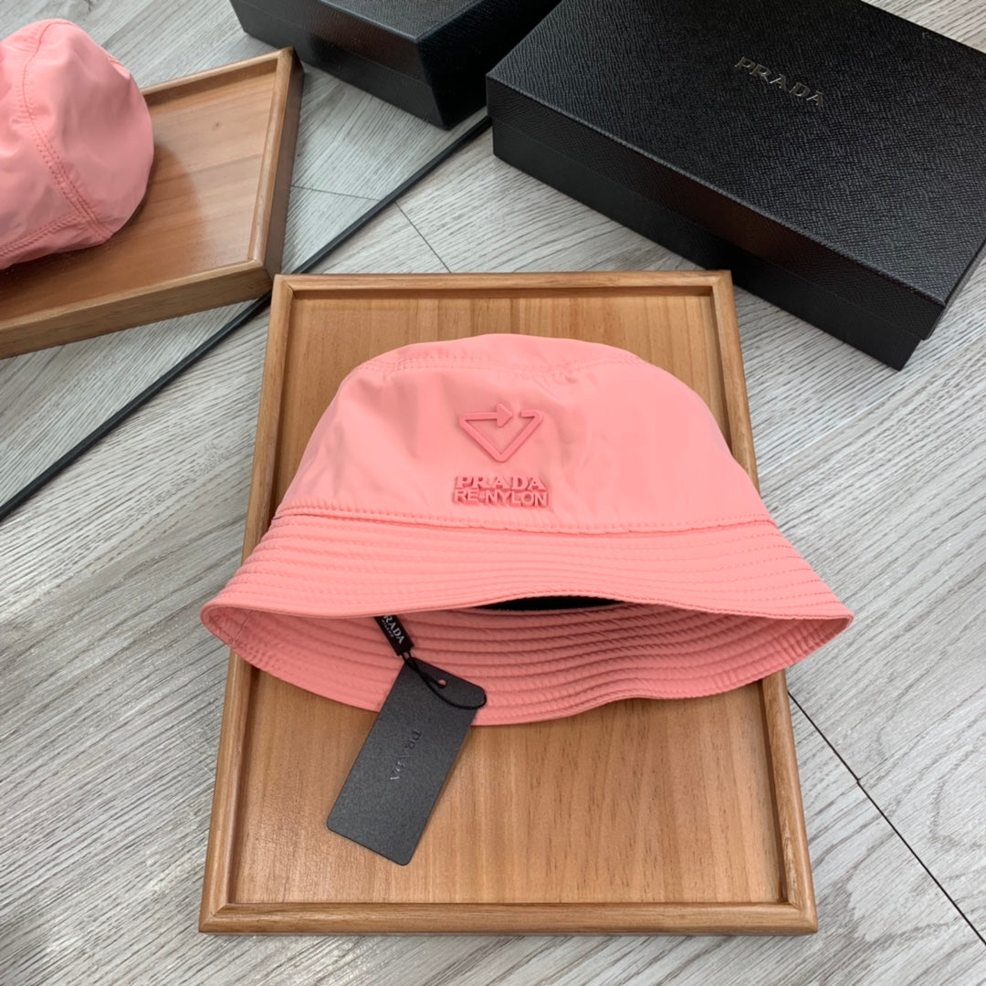 BUCKET HAT IN ROUGE PINK RE-NYLON 234103