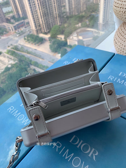 RIMOWA 20 CASE BAG IN GREY ALUMINUM MAGNESIUM
