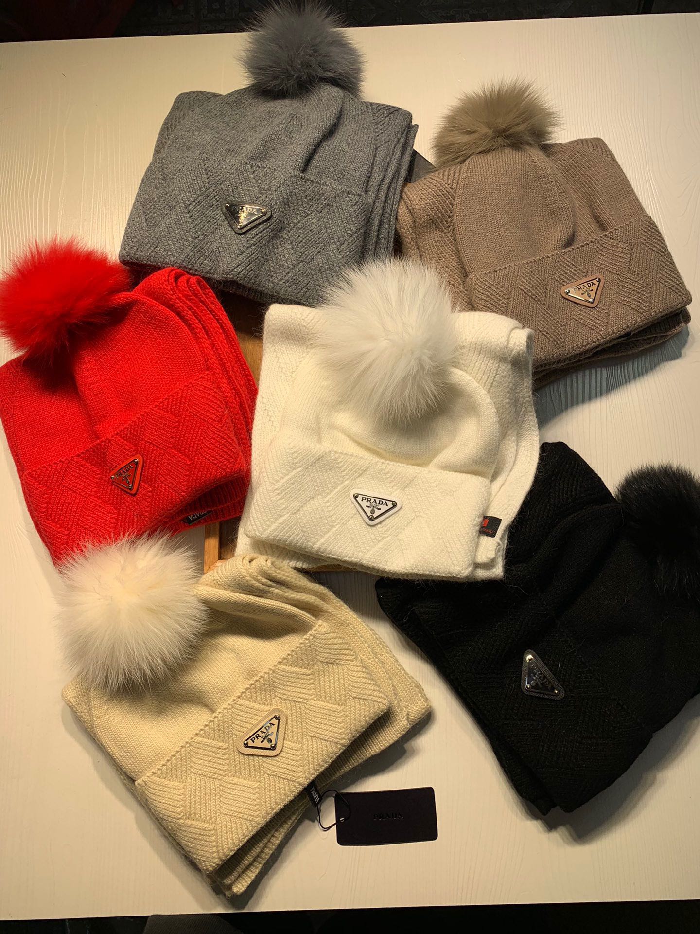 SET SCARF AND HAT IN DOVE GRAY WOOL AND RABBIT FUR 416366
