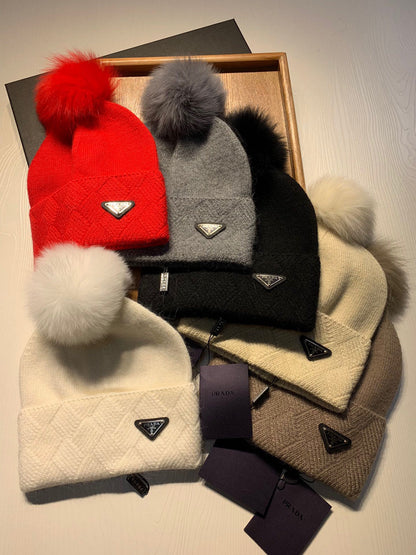 BEANIE HAT IN BLACK WOOL AND RABBIT FUR 361438