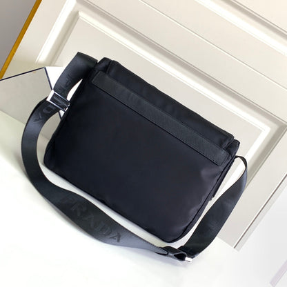TRIANGLE LOGO CROSSBODY BAG 30 IN BLACK RE-NYLON