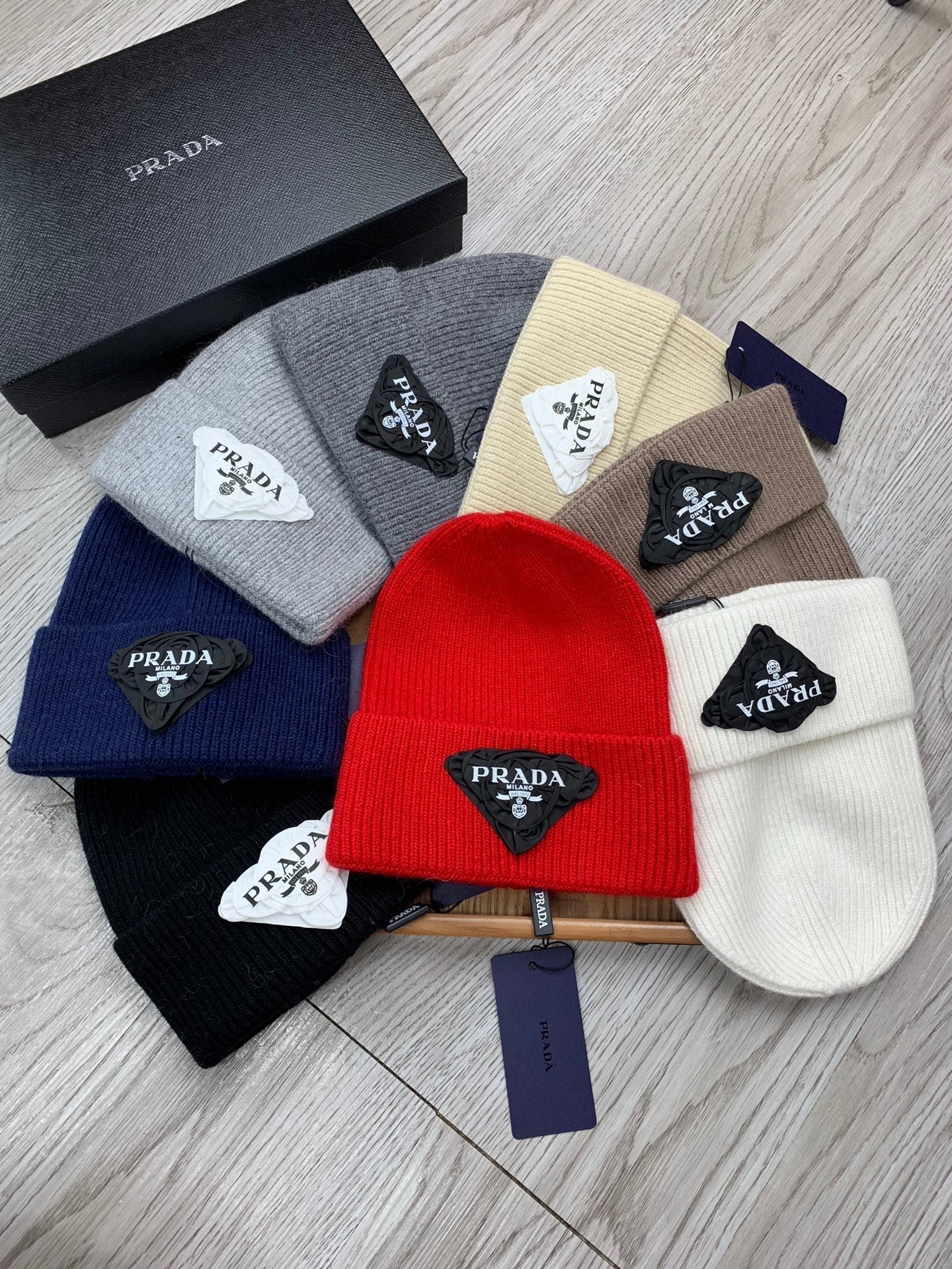 BEANIE HAT IN RHINO GRAY WOOL 431361