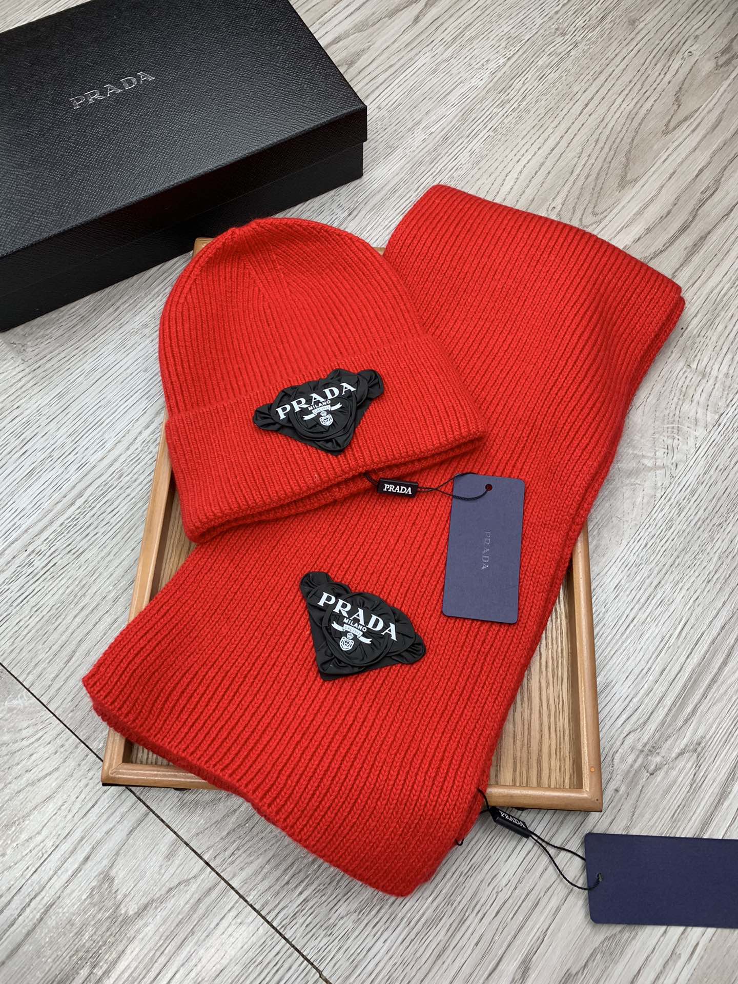 SET SCARF AND HAT IN CHERRY RED WOOL AND RABBIT FUR 386076