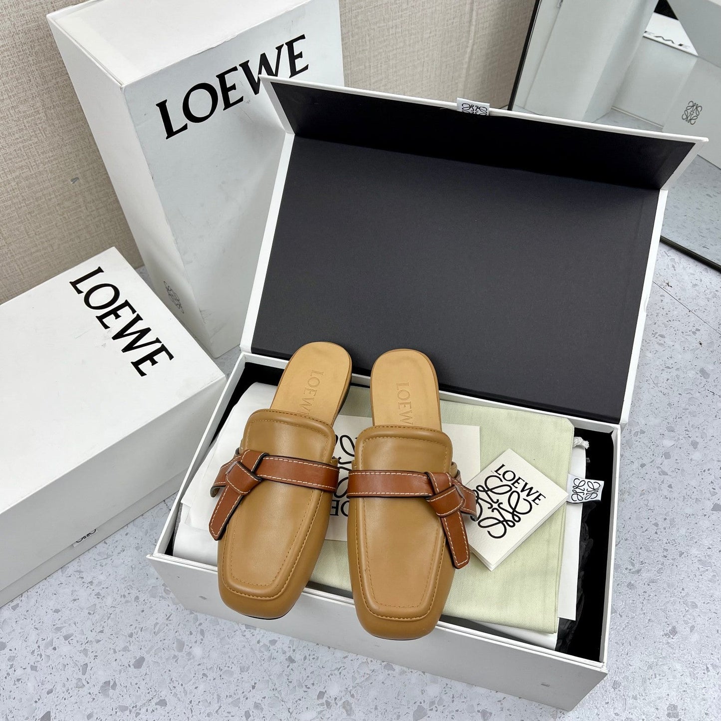 LW GATE BROWN BELTED MULE CAMEL CALFSKIN