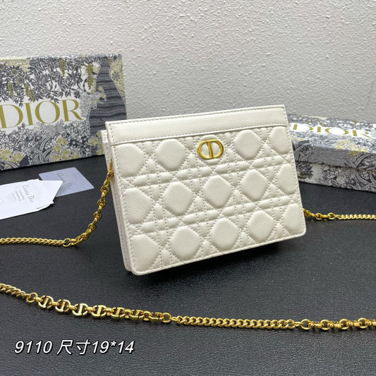CARO POUCH 19 BAG IN WHITE CALFSKIN