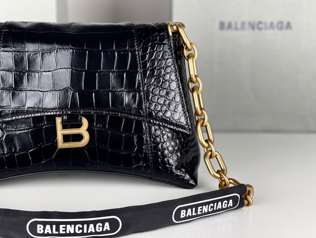 DOWNTOWN SHOULDER BAG 29 IN BLACK CROCODILE EMBOSSED CALFSKIN GOLD HARDWARE