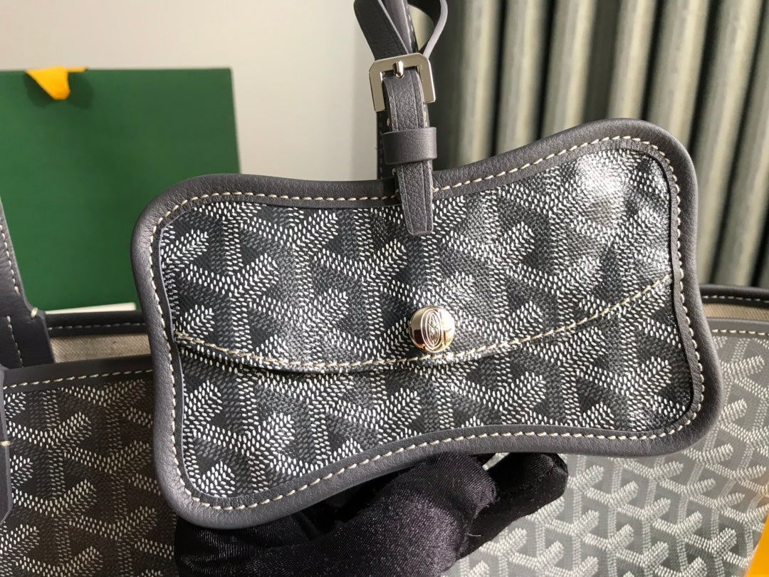 CHIEN GRIS BAG 33 IN GREY BLACK GOYARDINE CANVAS AND CALFSKIN TRIM