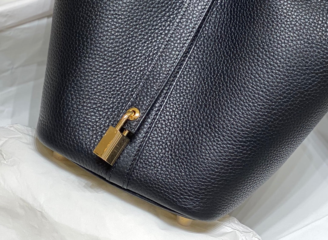 picotin lock 18 black togo ghw