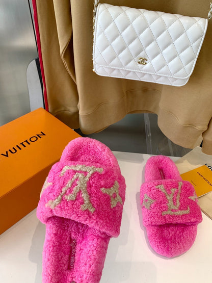 LV WOMEN'S PASEO FLAT SLIPPER IN BRIGHT PINK FLEECE WITH TAN BROWN LOGO