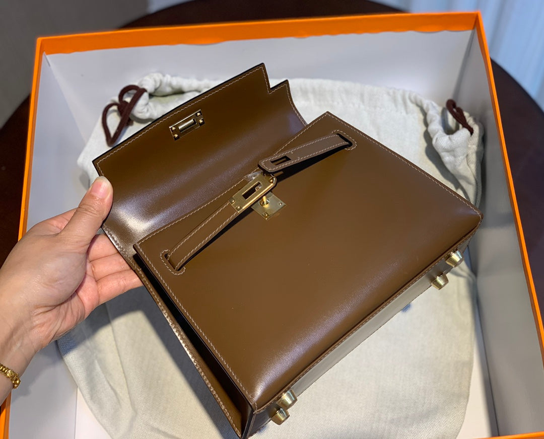KELLY MINI 20 BAG IN CHOCOLATE BROWN SMOOTH CALFSKIN WITH GOLD HARDWARE