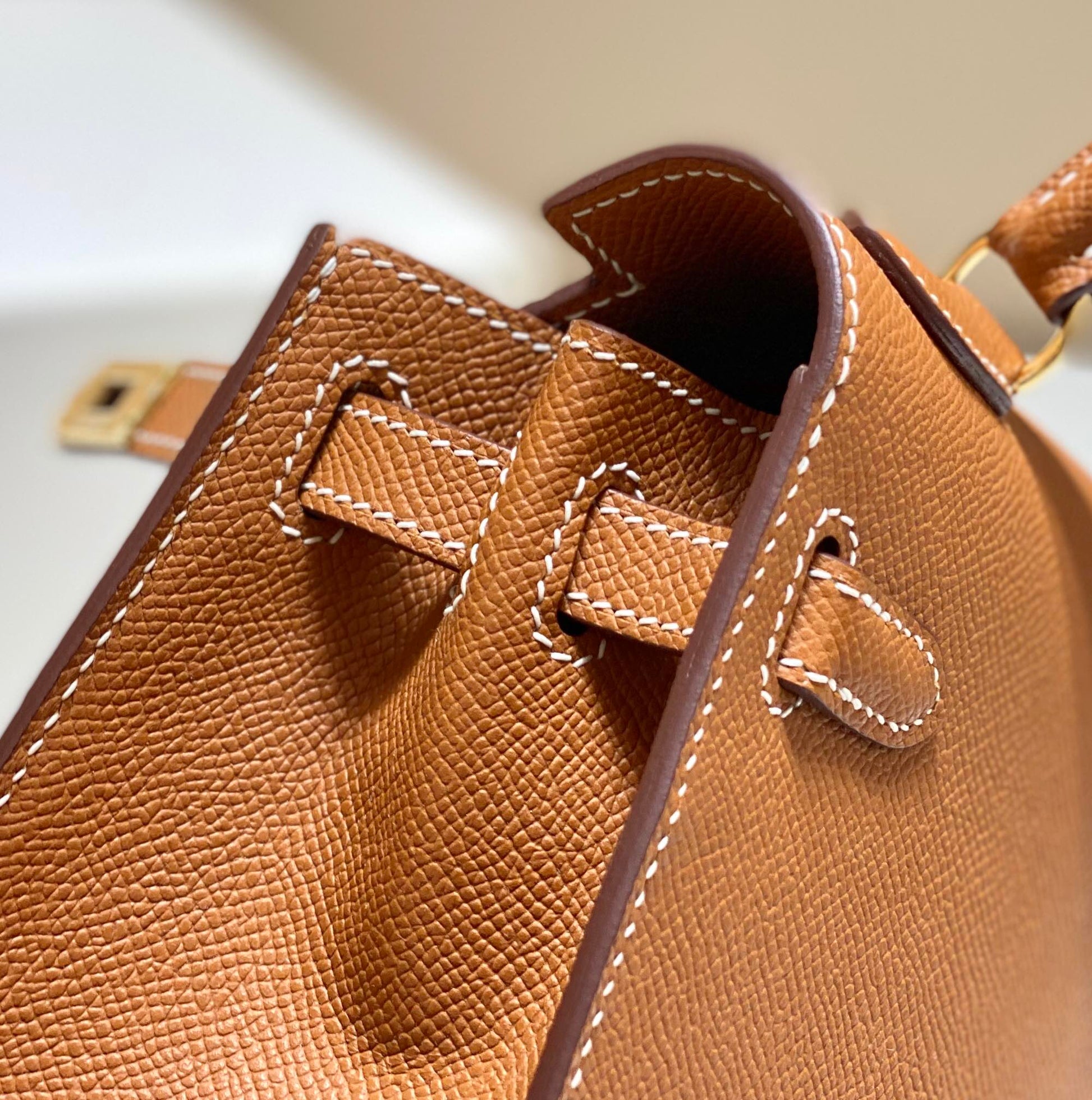 KELLY MINI 20 BAG IN BRONZE BROWN CALFSKIN WITH GOLD HARDWARE