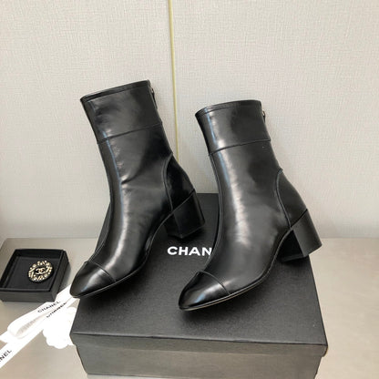 BLOCK HEEL ANKLE BOOTS IN BLACK CALFSKIN