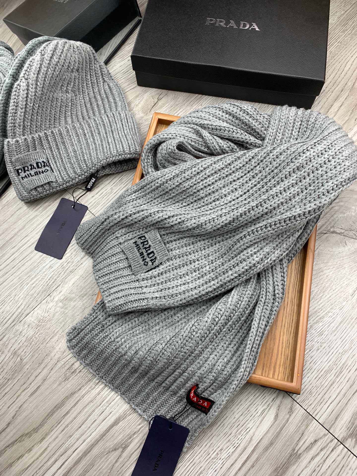 SET SCARF AND HAT IN PALE GRAY WOOL AND RABBIT FUR 388992